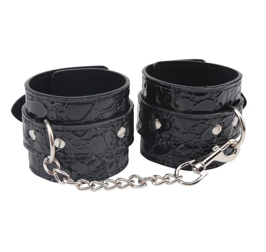 Купить Черные наручники Be good Wrist Cuffs в Москве.