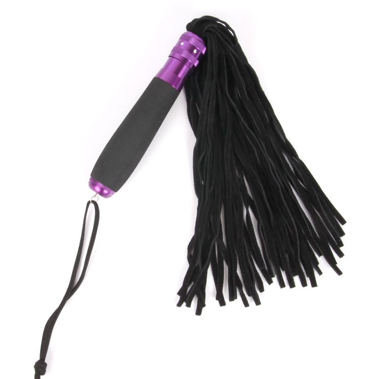 Купить Черный флоггер с черно-фиолетовой металлической ручкой Notabu - 40 см. в Москве.