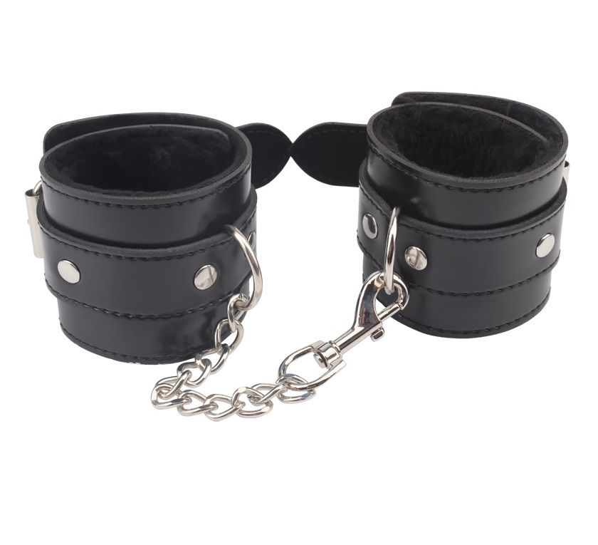 Купить Черные наручники Obey Me Leather Hand Cuffs в Москве.