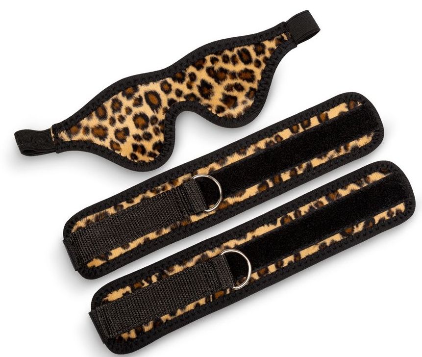 Купить Черно-леопардовый комплект: наручники на липучке и маска без прорезей в Москве.
