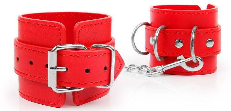 Купить Красные наручники на регулируемых ремешках с цепочкой в Москве.
