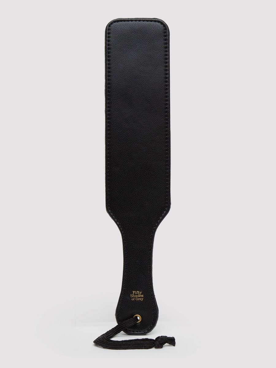 Купить Черная шлепалка Bound to You Faux Leather Spanking Paddle - 38,1 см. в Москве.