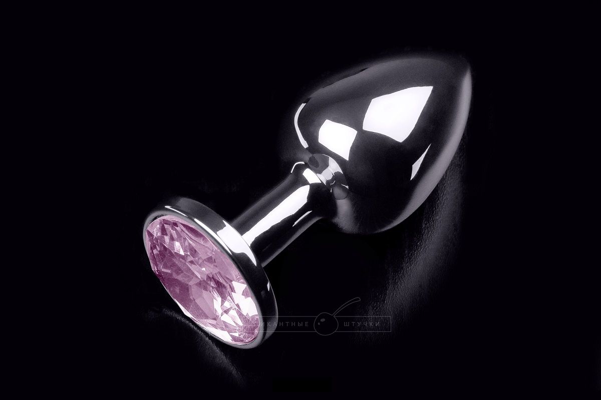 Купить Маленькая серебристая анальная пробка с круглым кончиком и розовым кристаллом - 7 см. в Москве.