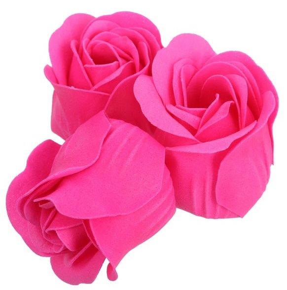 Купить Розовые мыльные розы в шкатулке-сердце  С любовью  - 3 шт. в Москве.