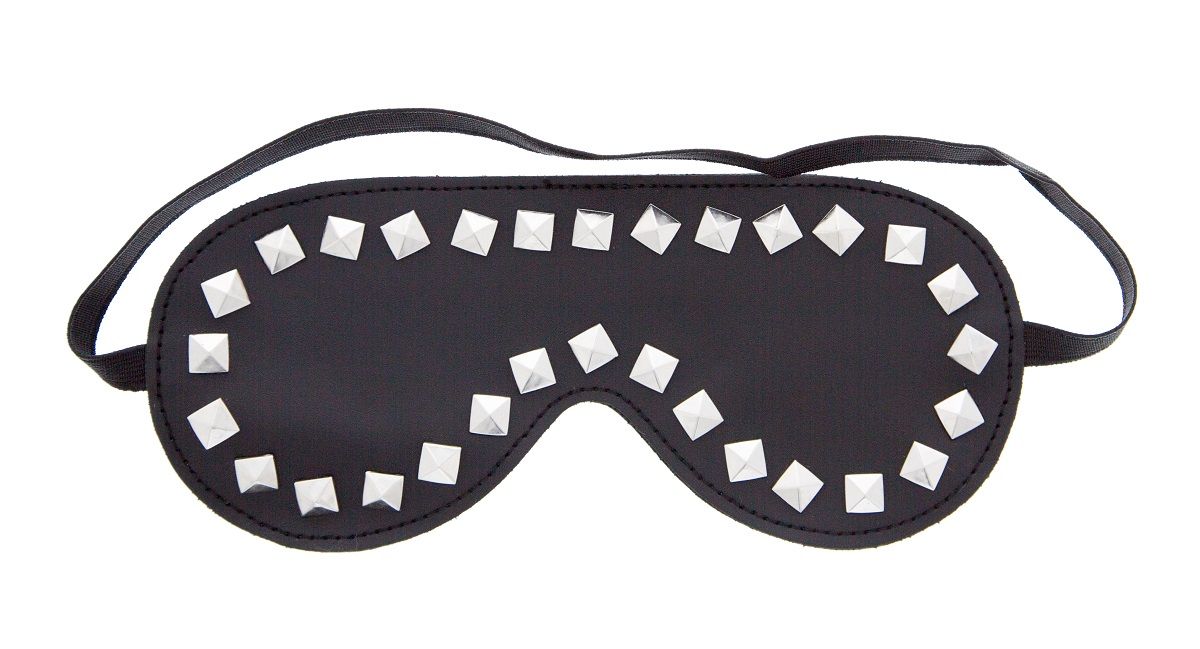 Купить Маска из полиуретана Studded Eye Mask с квадропуклями в Москве.