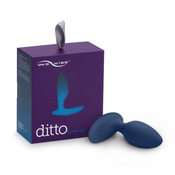 Купить Синяя анальная пробка для ношения Ditto с вибрацией и пультом ДУ - 8,8 см. в Москве.