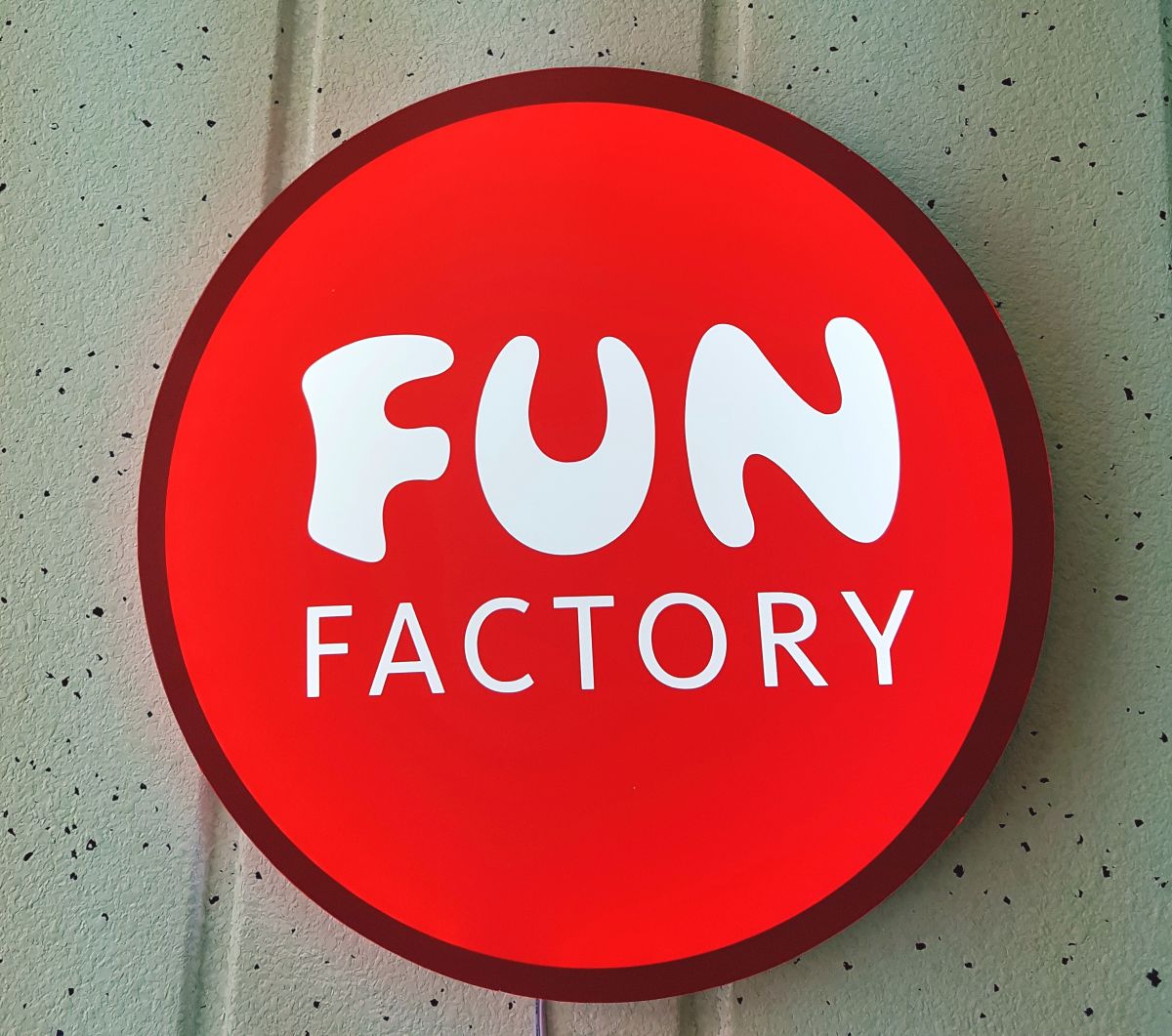 Купить Светотодиодный  логотип  Fun Factory в Москве.