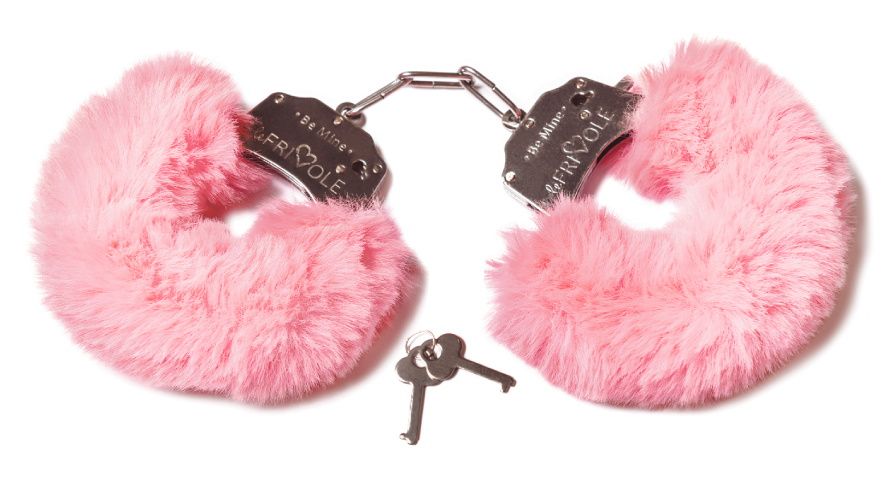 Купить Розовые наручники с пушистым мехом и ключиками в Москве.