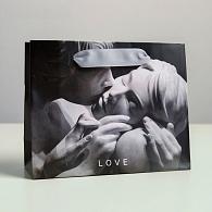 Купить Маленький бумажный подарочный пакет LOVE - 15 х 12 см. в Москве.